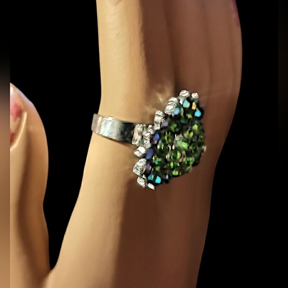 Ring - Picture 2 of 5